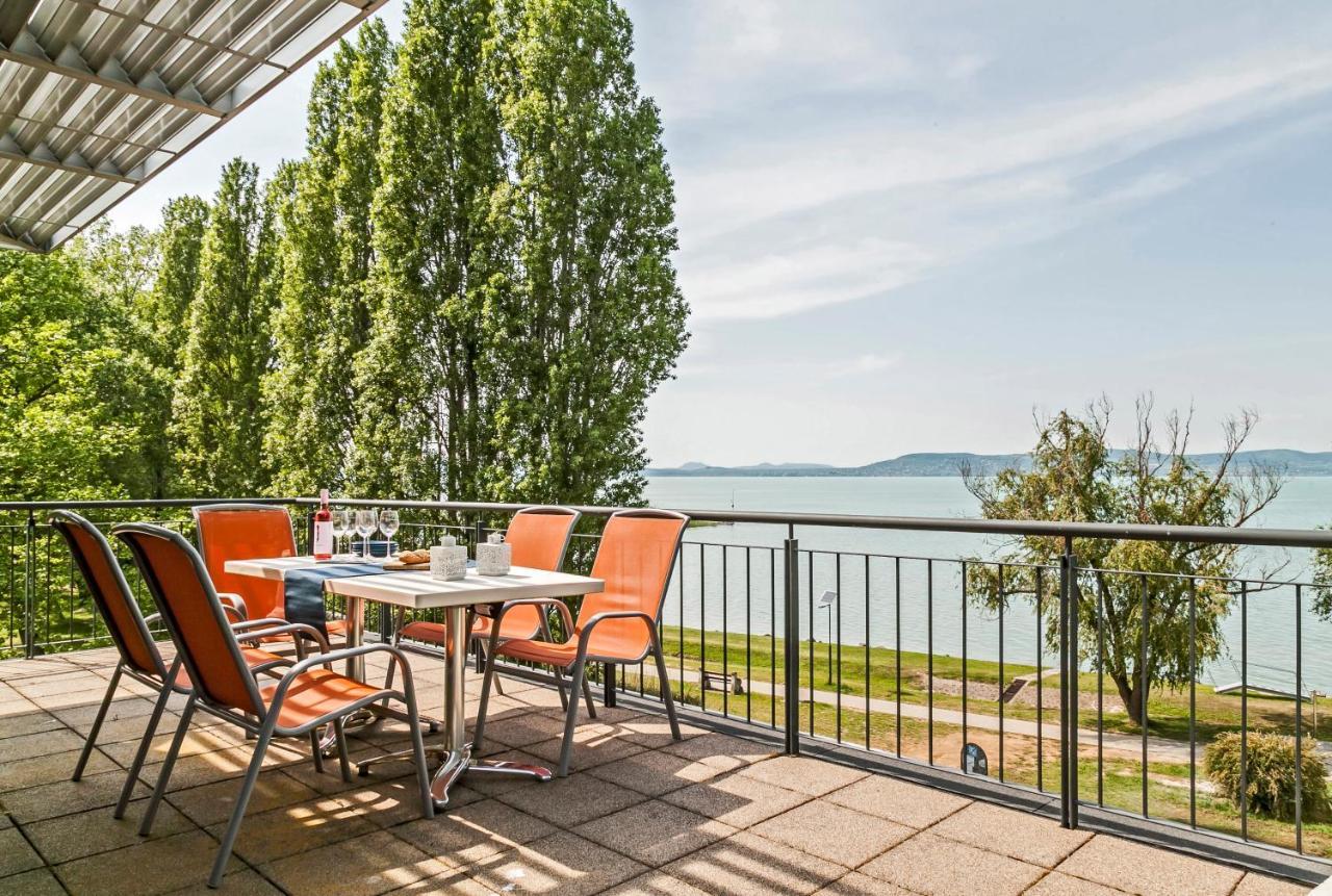 Panoramic Art Apartment With Jacuzzi Balatonlelle Extérieur photo