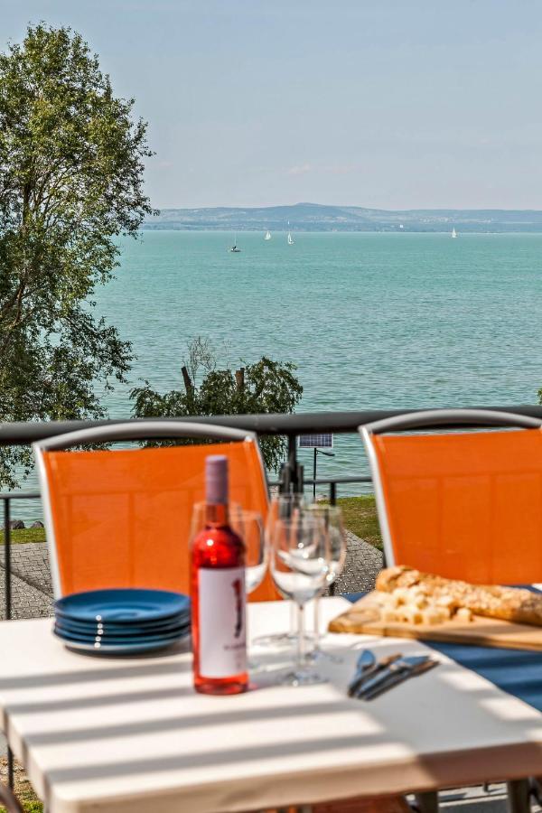 Panoramic Art Apartment With Jacuzzi Balatonlelle Extérieur photo
